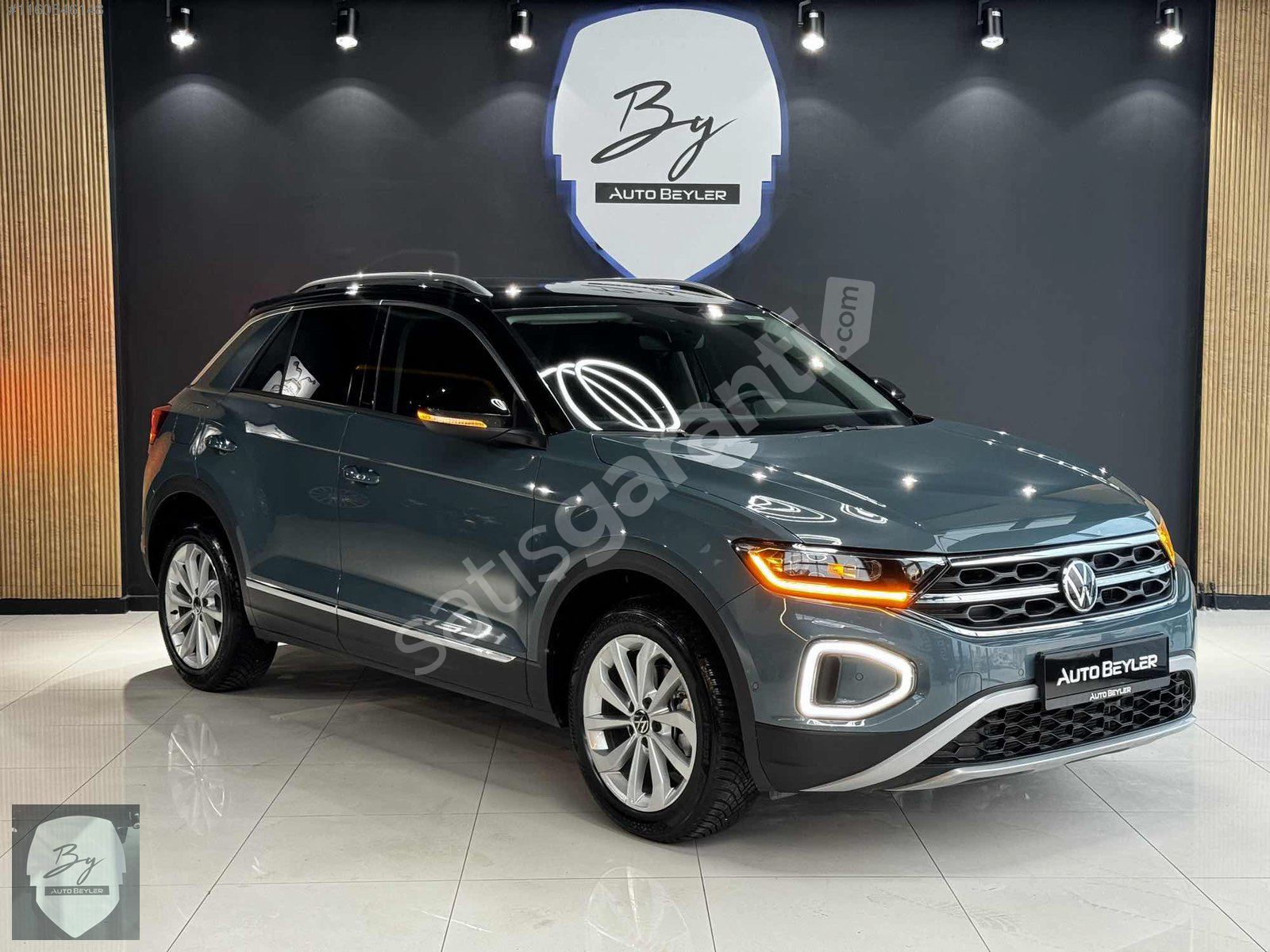 AUTO BEYLER T-ROC 15.000 KM ÇİFT RENK