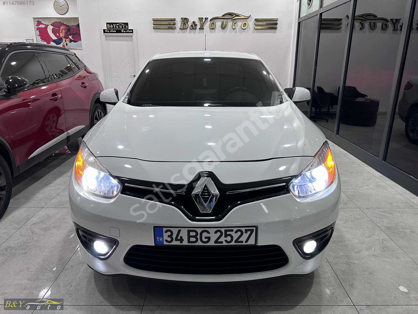 BY AUTO 2014 RENAULT FLUENCE 1.5 DİZEL TOUCH AGIR HASARLI.