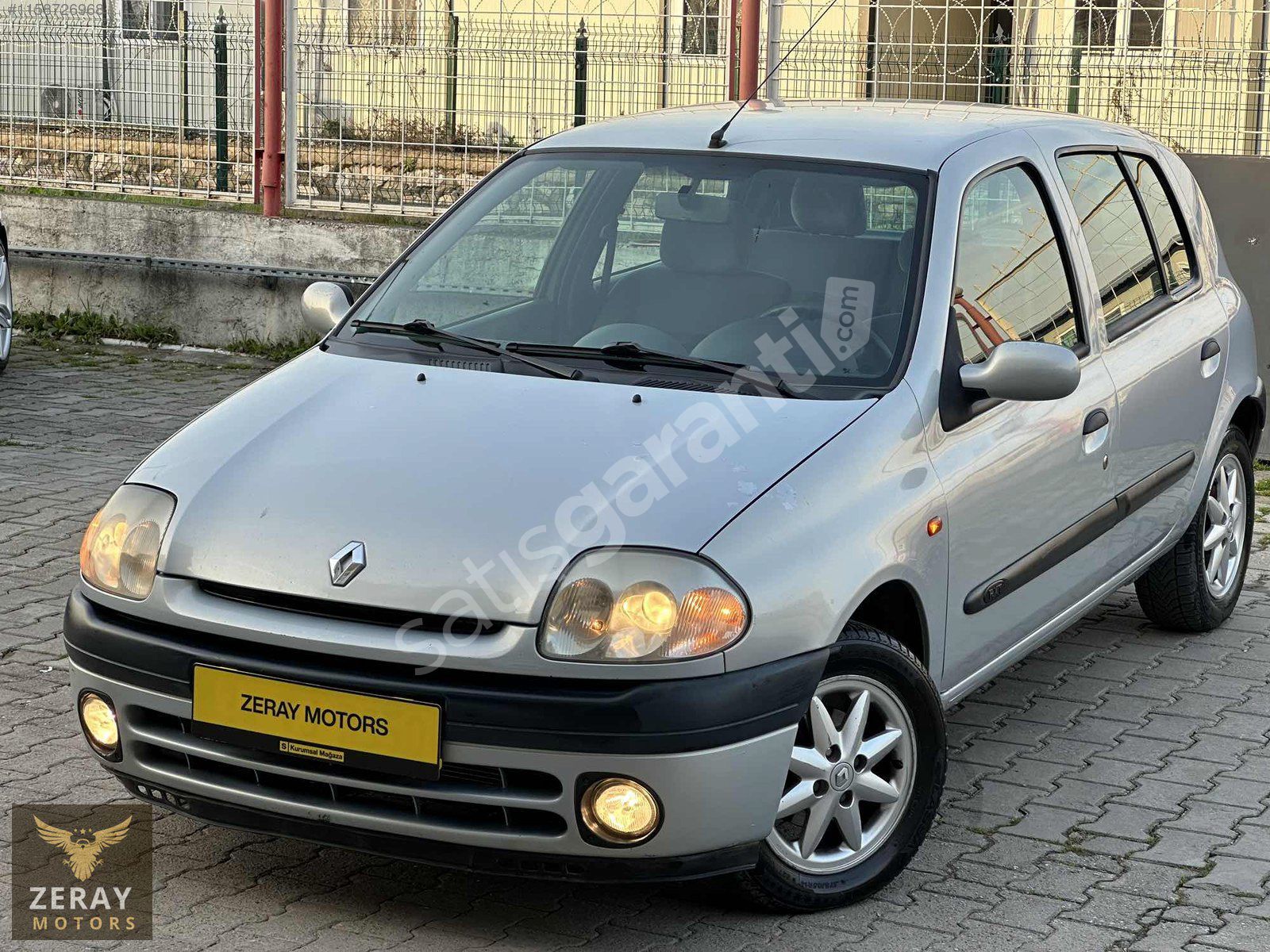 EMSALSİZ TEMİZLİKTE ORJİNALLİK ABİDESİ SAFKAN 1.6 CLİO RXT