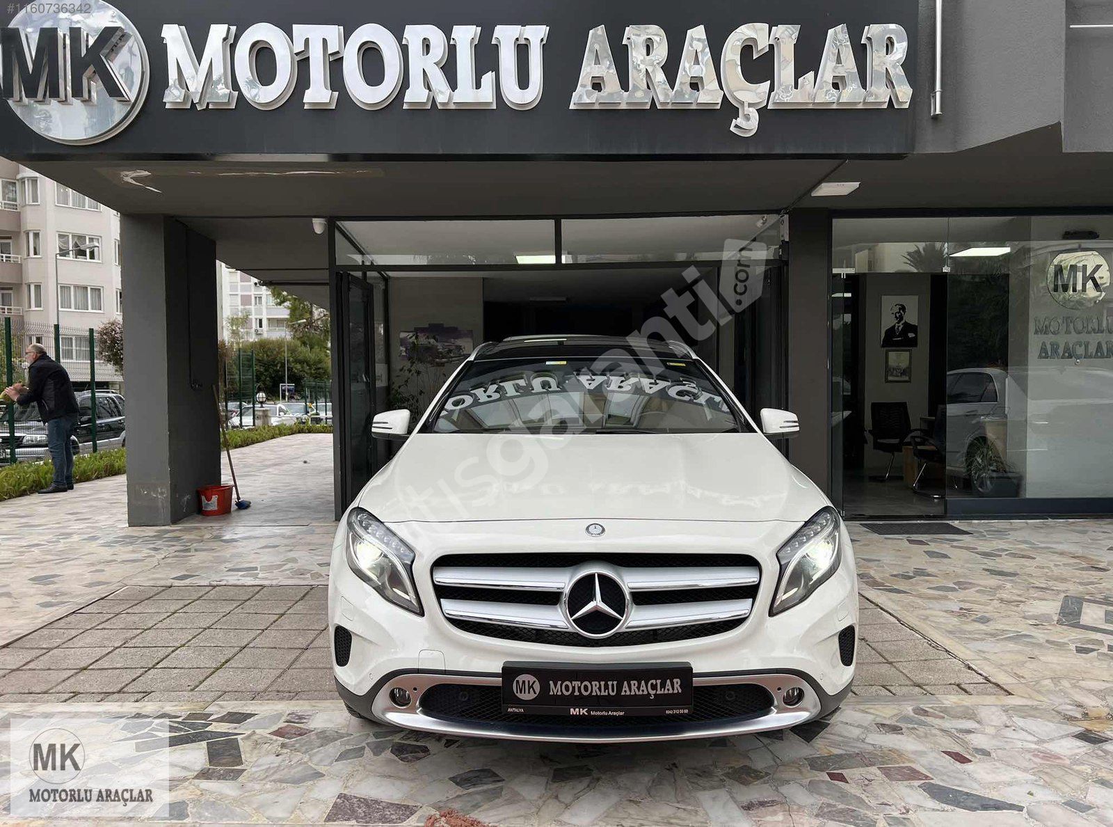 -MK MOTORLU ARAÇLAR- MERCEDES-BENZ GLA180d URBAN FULL+