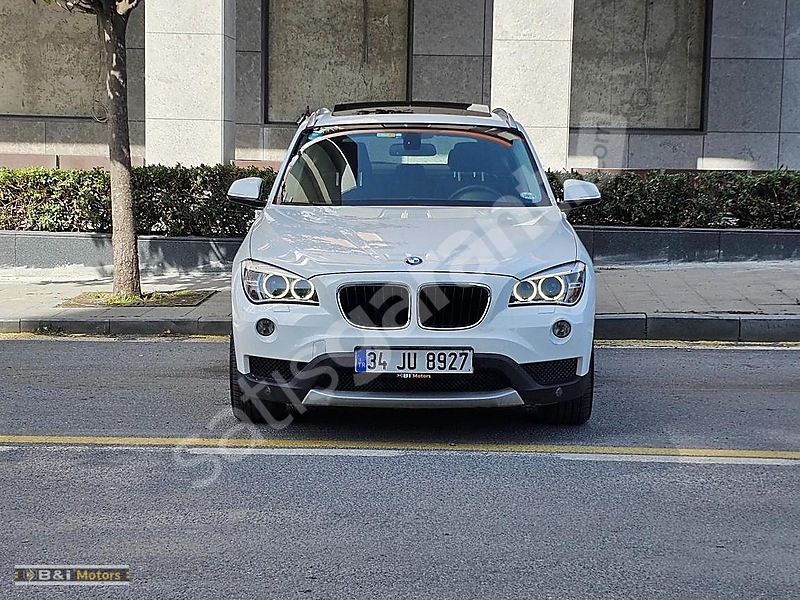 Bİ MOTORS'TAN BMW X1 CAM TAVAN+ NBT EKRAN HATASIZ