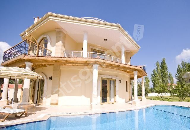 İZMİR ÇEŞME DE KİRALIK LUX MÜSTAKİL HAVUZLU VİLLA