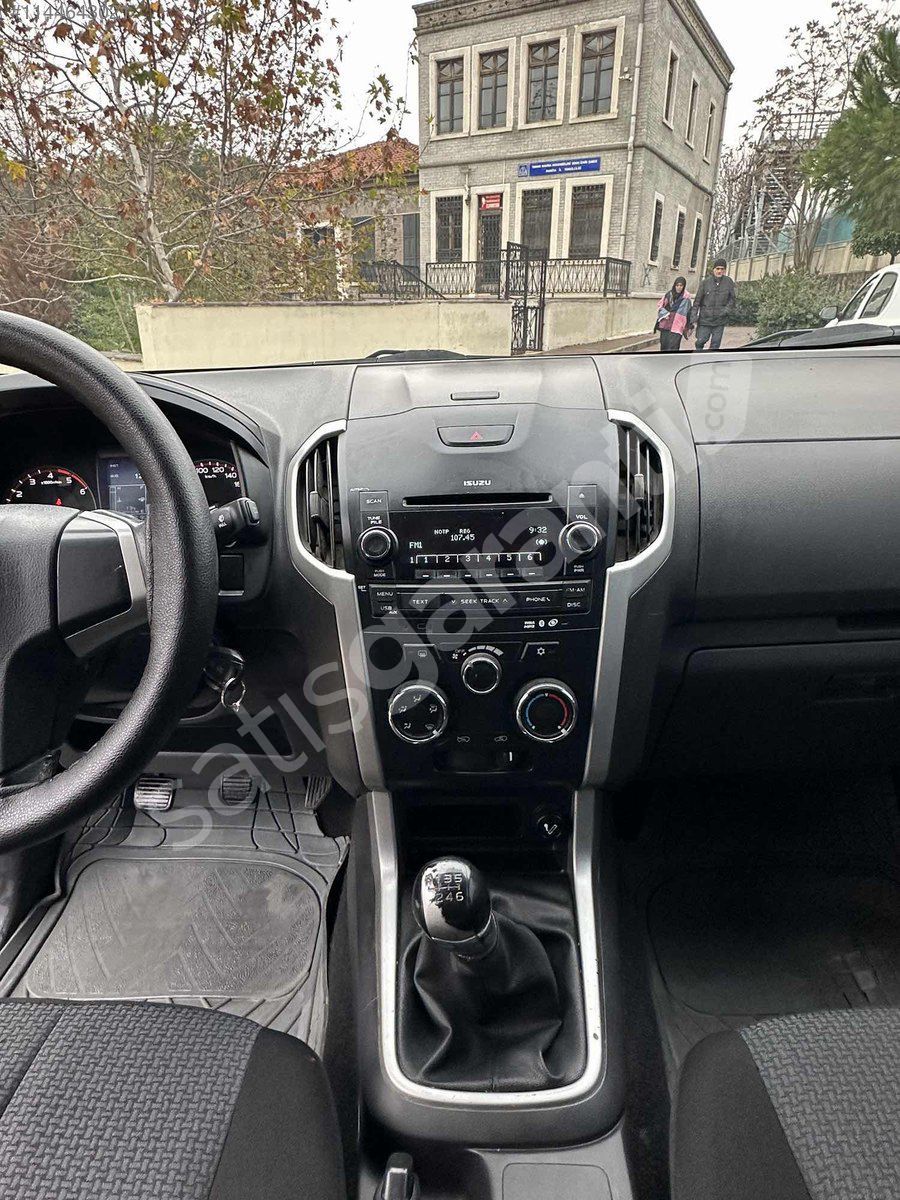 2016 MODEL ISUZU 4X2 LMİTED KREDİ KARTINA O KOMİSYON
