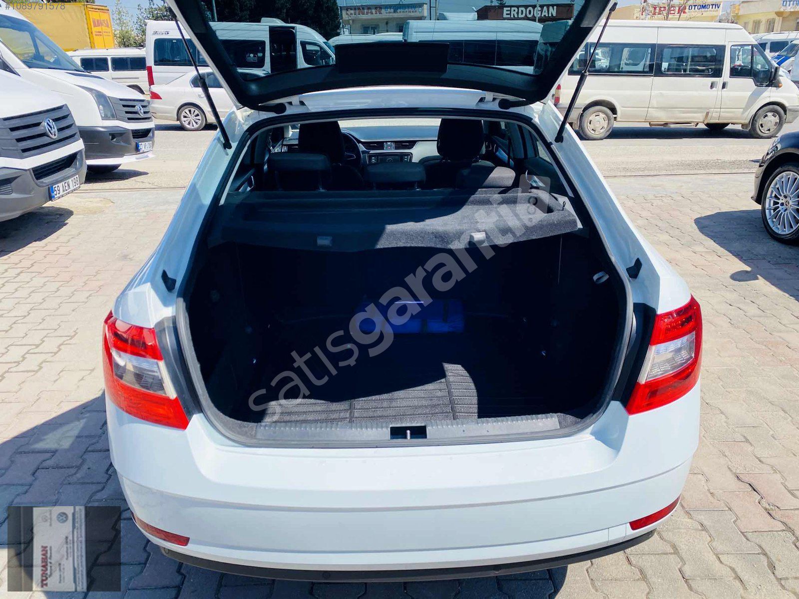 TUNAHAN DAN 2019 OCTAVİA EMSALSİZ SERVİS BAKIMLI HATASIZ BOYASIZ