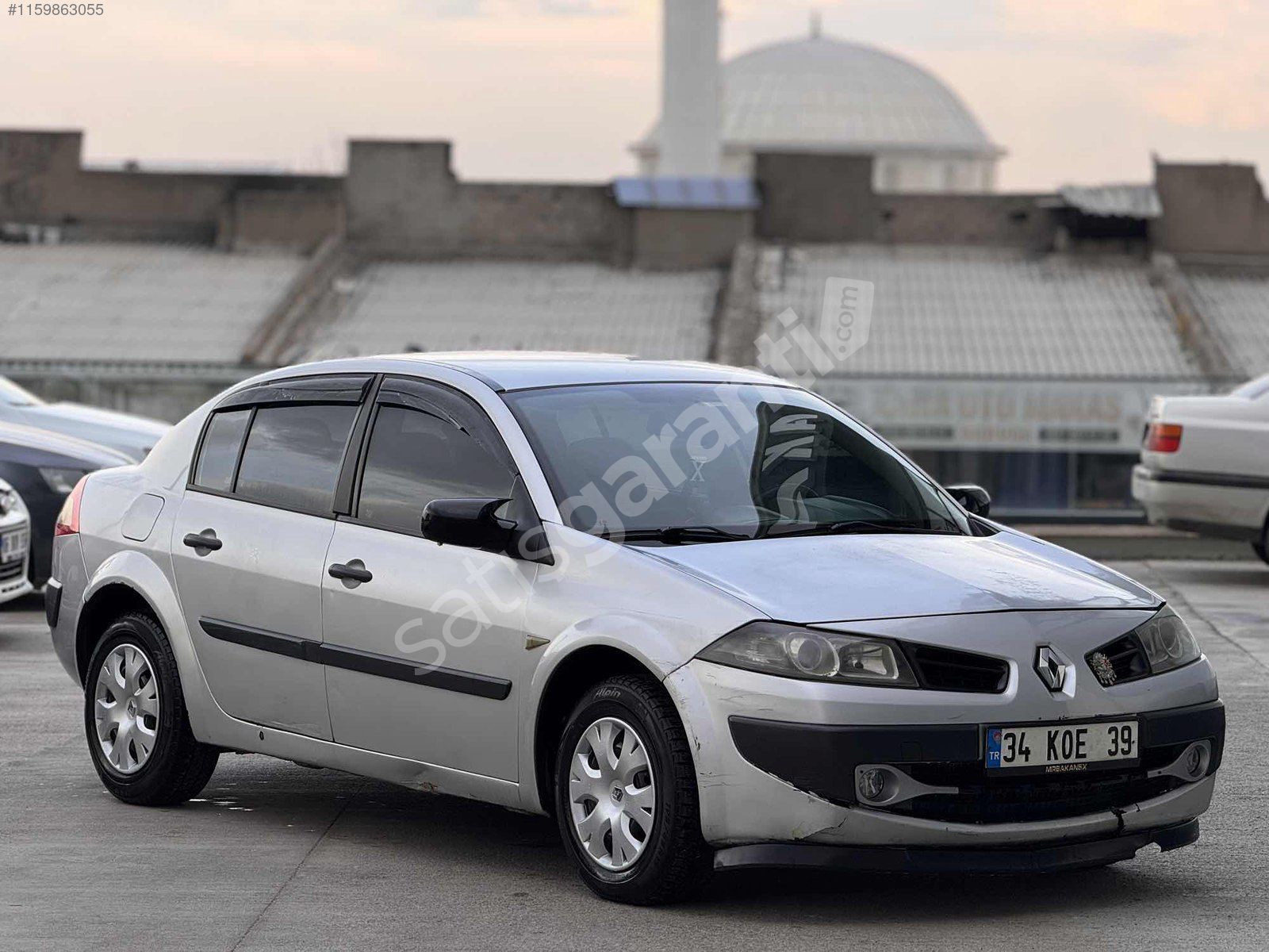 EMSALSİZ TEMİZLİKTE 3 PARÇA BOYALI MEGANE 2