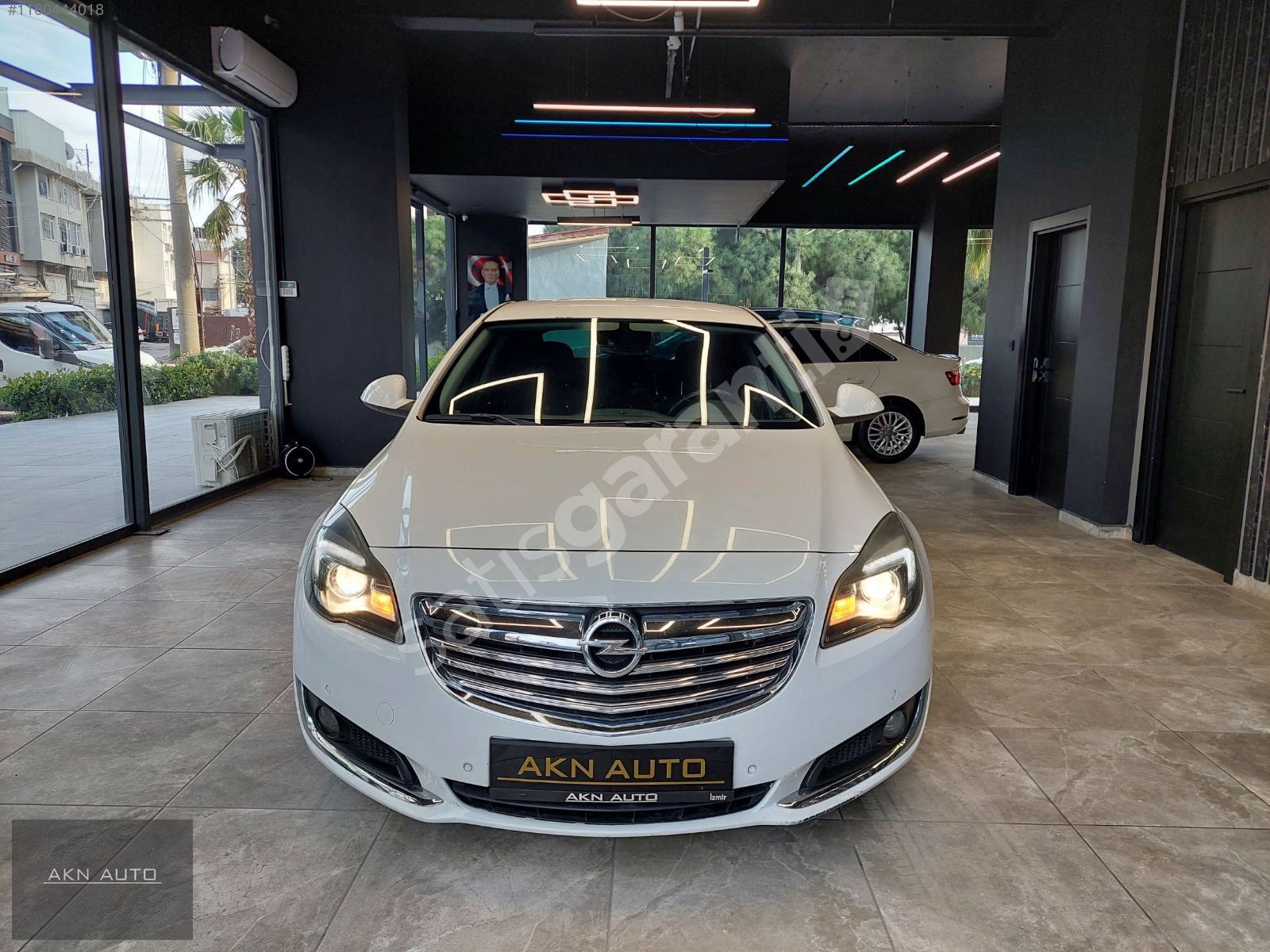 AKN AUTO 2013 INSIGNIA 1.6T ED/MAKYAJLI KASA/M.MEDYA EKRAN