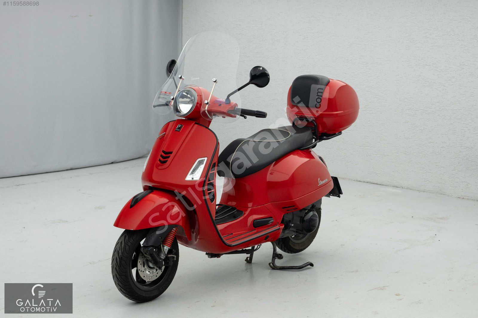 'GALATA' 2017 VESPA 300 GTS SÜPER KIRMIZI ÖN CAM ARKA ÇANTA