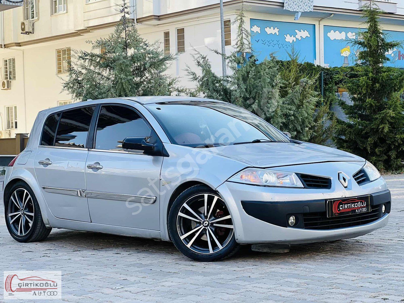 ÇİRTİKOĞLU'ndan 2006 MEGANE II HACBACK MASRAFSIZ BAKIMLI