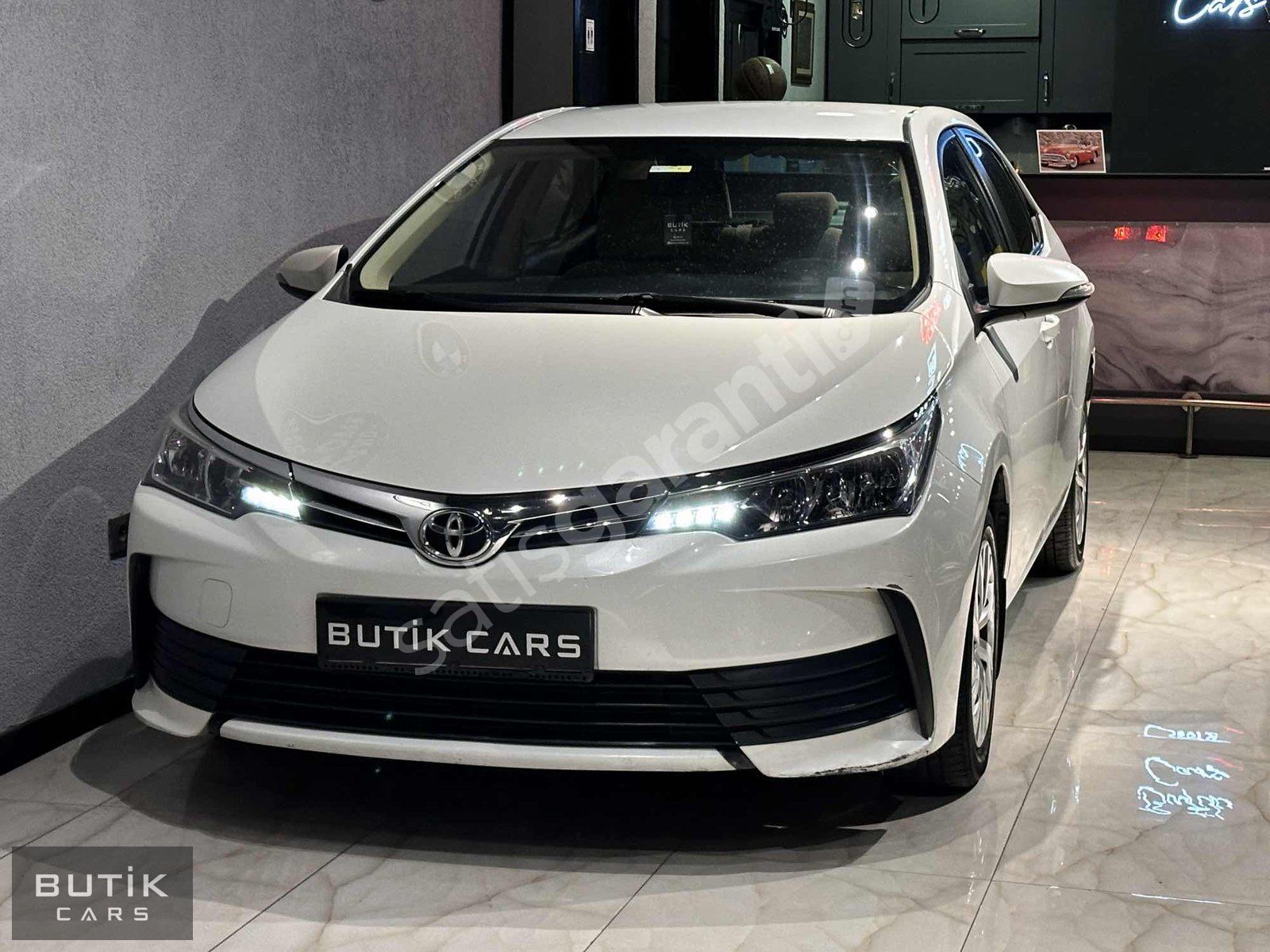 BUTİK CARS-2017 18 ÇKŞLI TOYOTA COROLLA 1.33 LİFE 61.000 KM