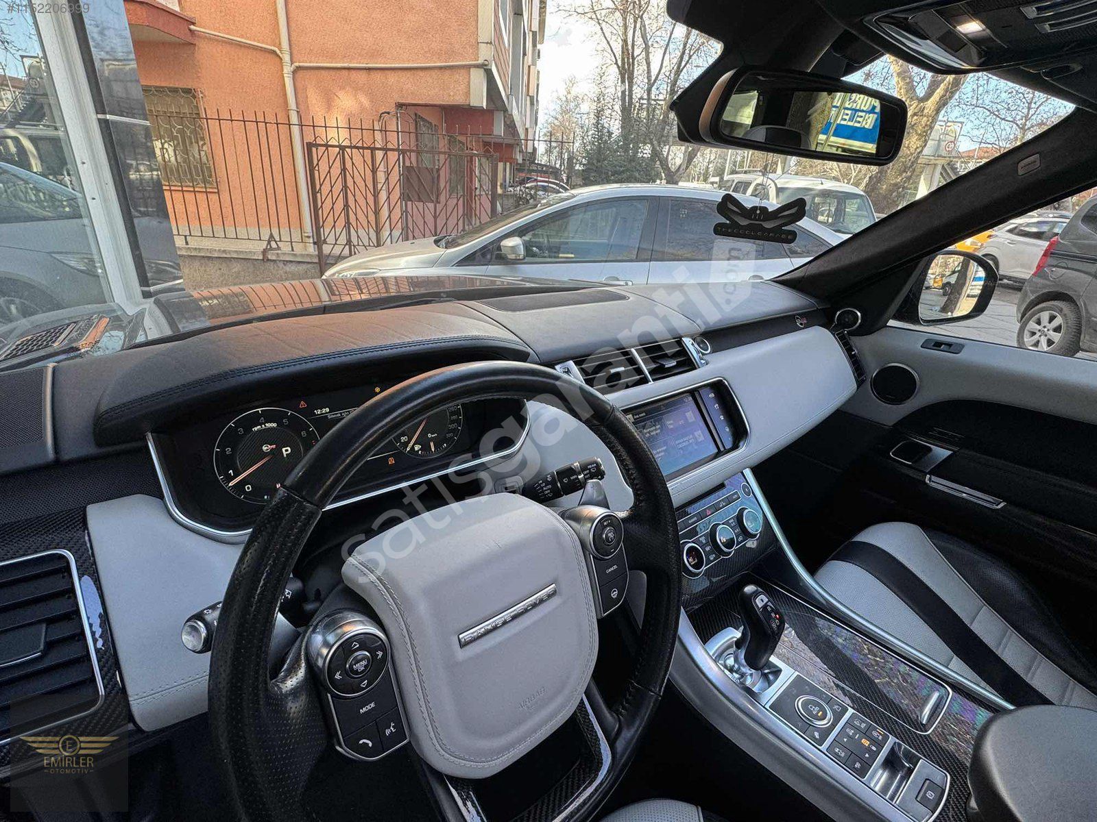 EMİRLER OTOMOTİV'DEN Range Rover Sport 5.0 S/C V8 SVR