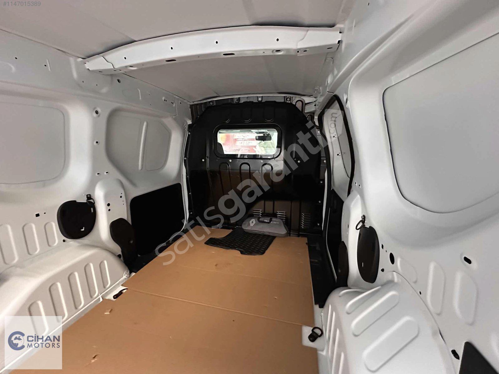 CİHAN MOTORS 2023 Express Van 1.5 Blue DCI Joy %20 KDV
