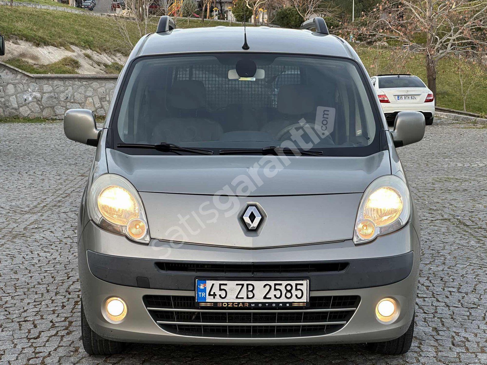 RENAULT KANGOO MULTİX 148.000KM DEĞİŞENSİZ-2.5PARÇA BOYALI