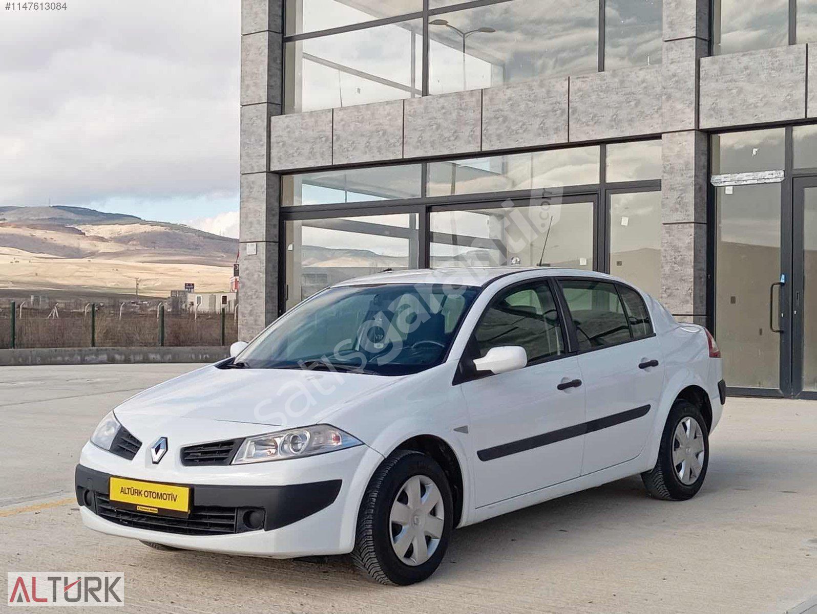 TÜRKİYE"DE TEK - RESMÎ MAKAM ARACI - 1.6 16Valf -