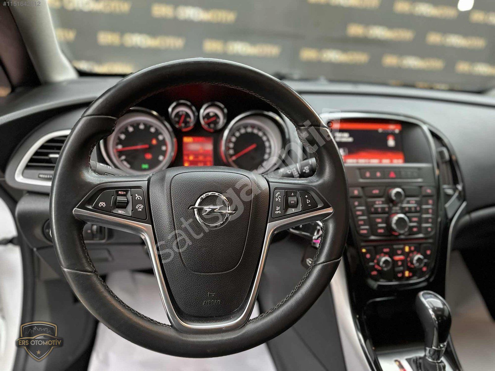 HATASIZ BOYASIZ SANROOFLU OTOMATİK VİTES DÜŞÜK KM OPEL ASTRA