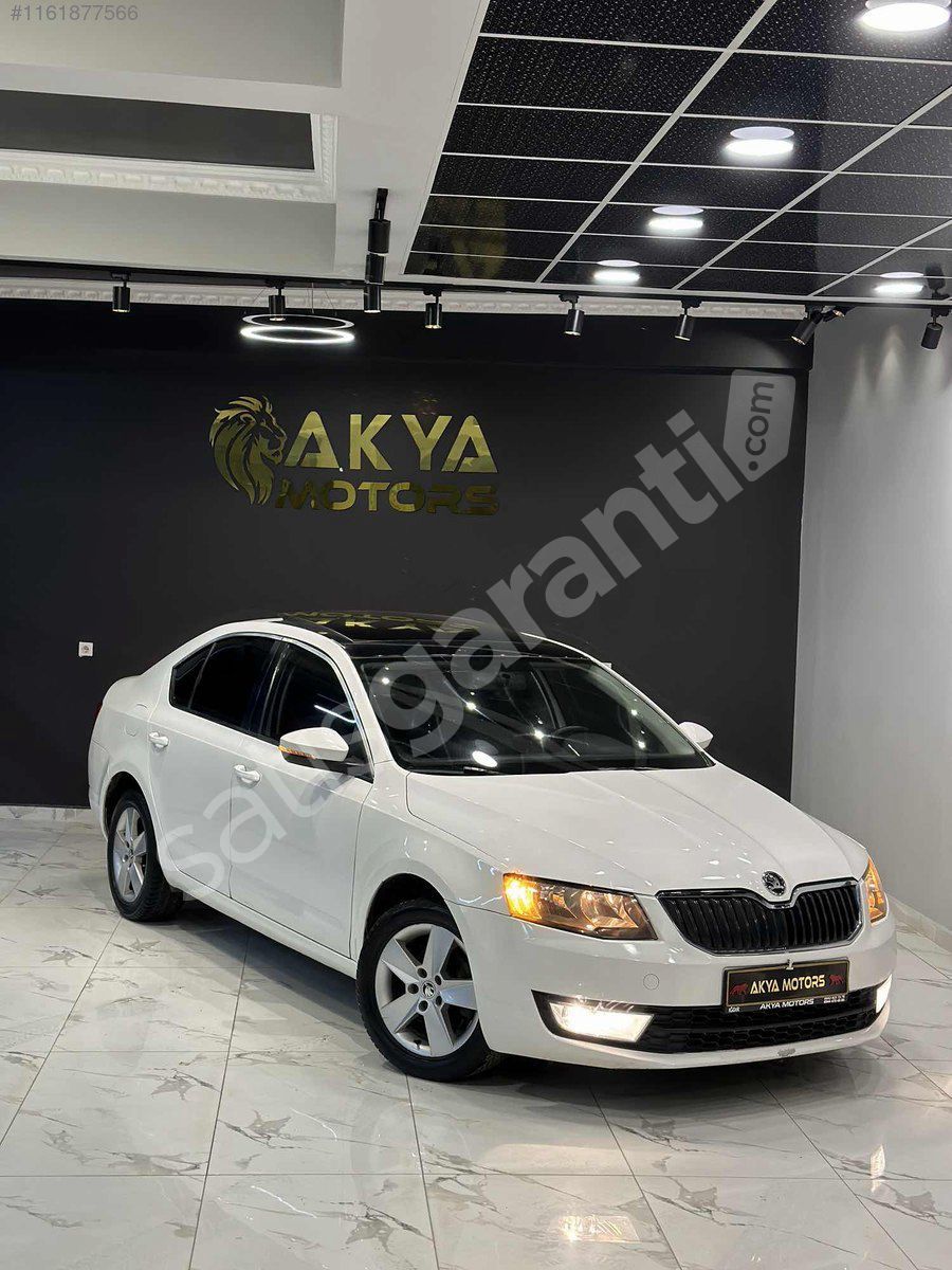 AKYA MOTORS/SKODA OCTAVİA //CAM TAVAN//KUSURSUZ