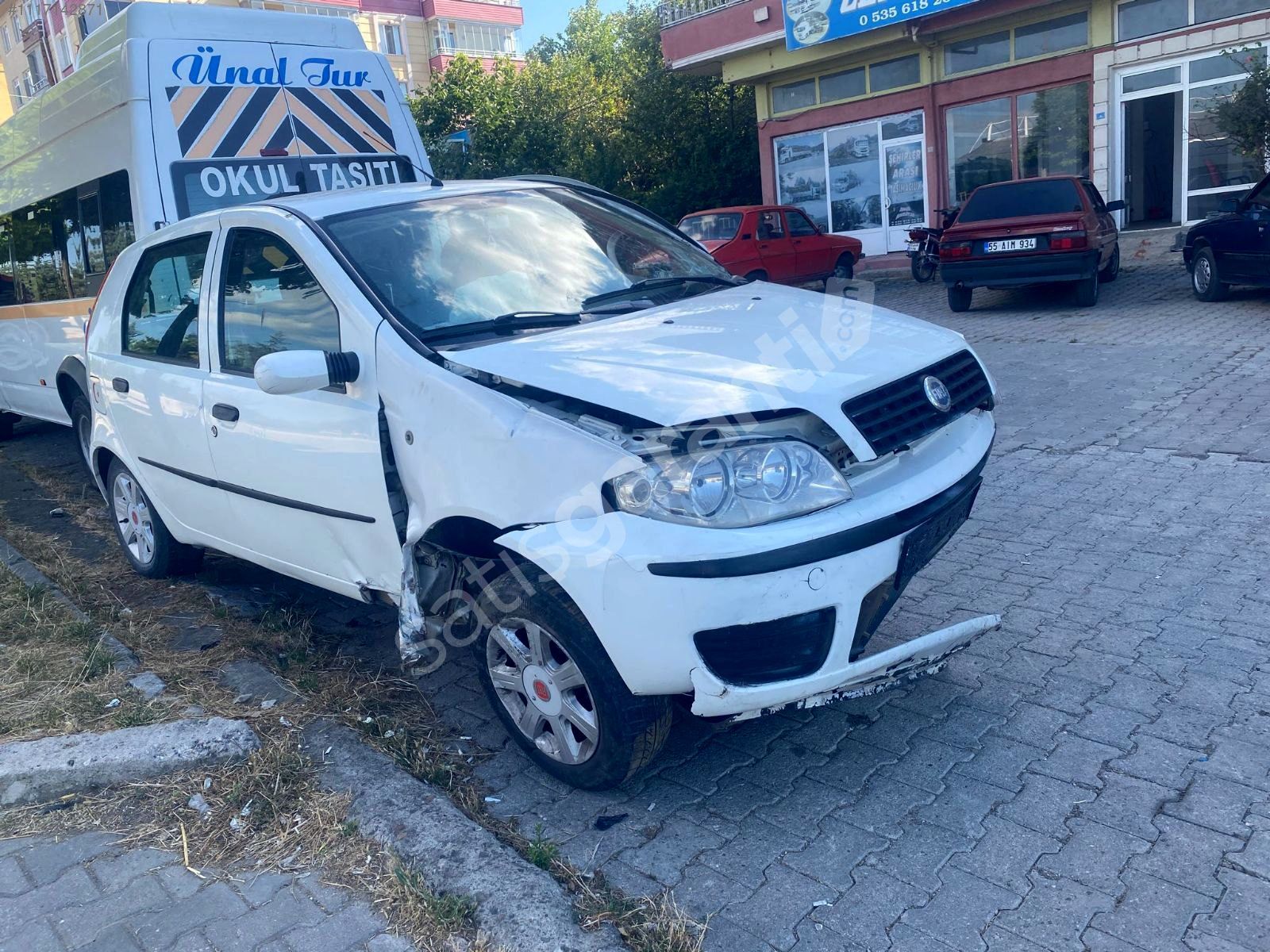 ÖZKAN OTOMOTİV DEN 2004 PUNTO PLAKALI RUHSATLI