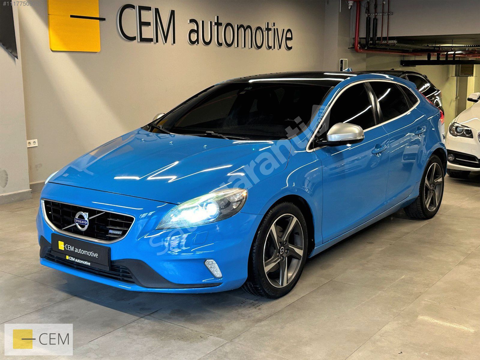 CEMautomotive-BOYASIZ-2013 VOLVO V40 1.6D R DESİGN-CAM TAVAN