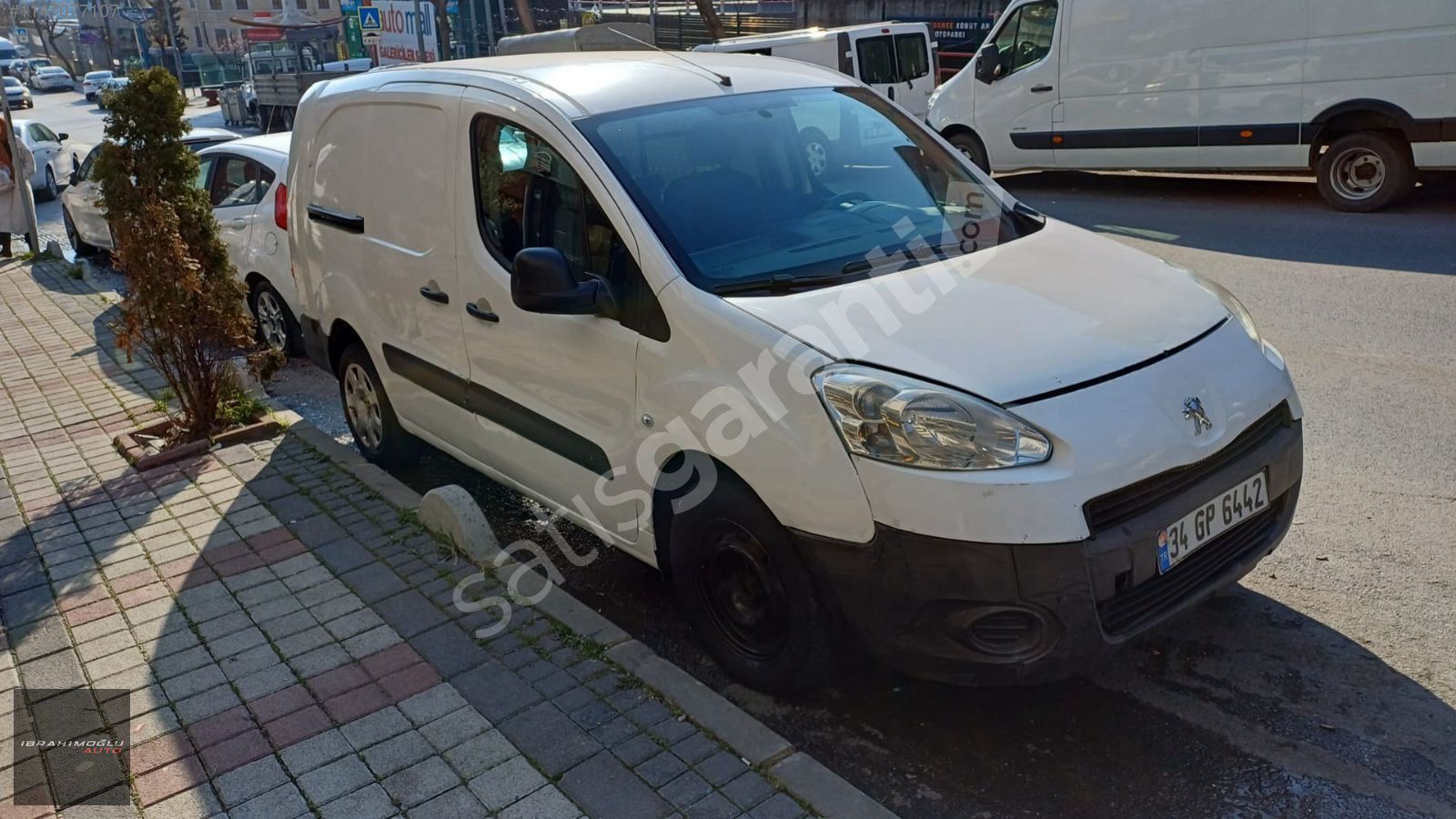 UYGUNA 2015 PEUGEOT PARTNER 1*6HDİ 90HP COMFORDE PACK