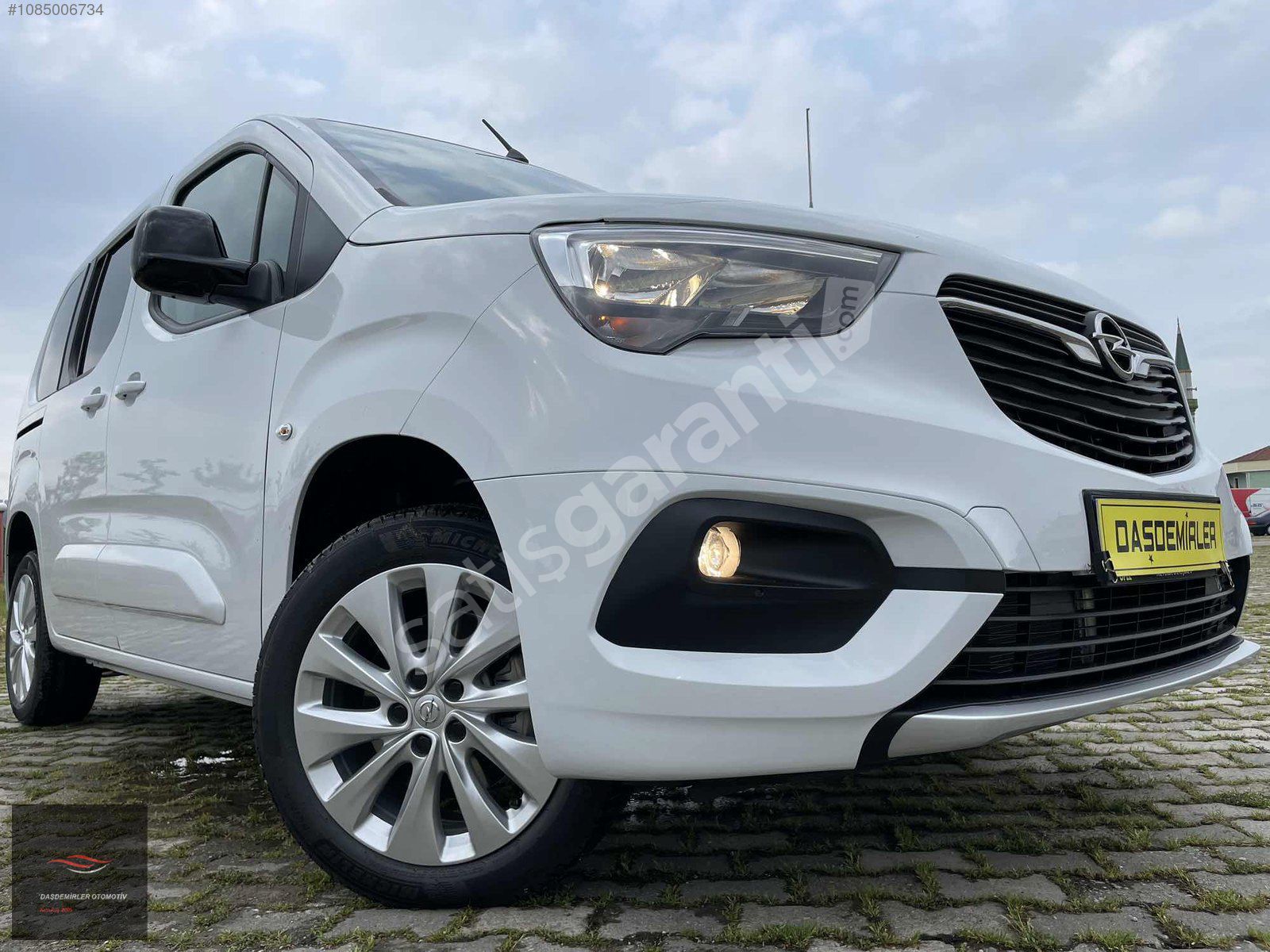 DAŞDEMİRLER 2023 OPEL COMBO ELEGANCE DİZEL OTOMATİK KDV