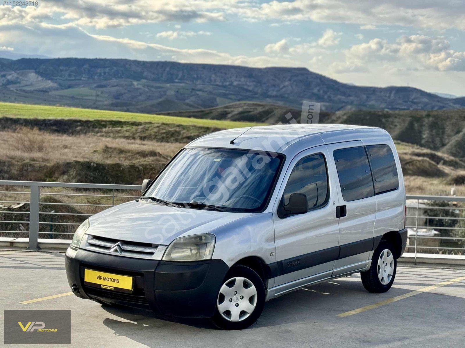 VİP MOTORS DAN TR NİN EN UCUZU KLİMALI MASRAFSIZ 1.6 HDI