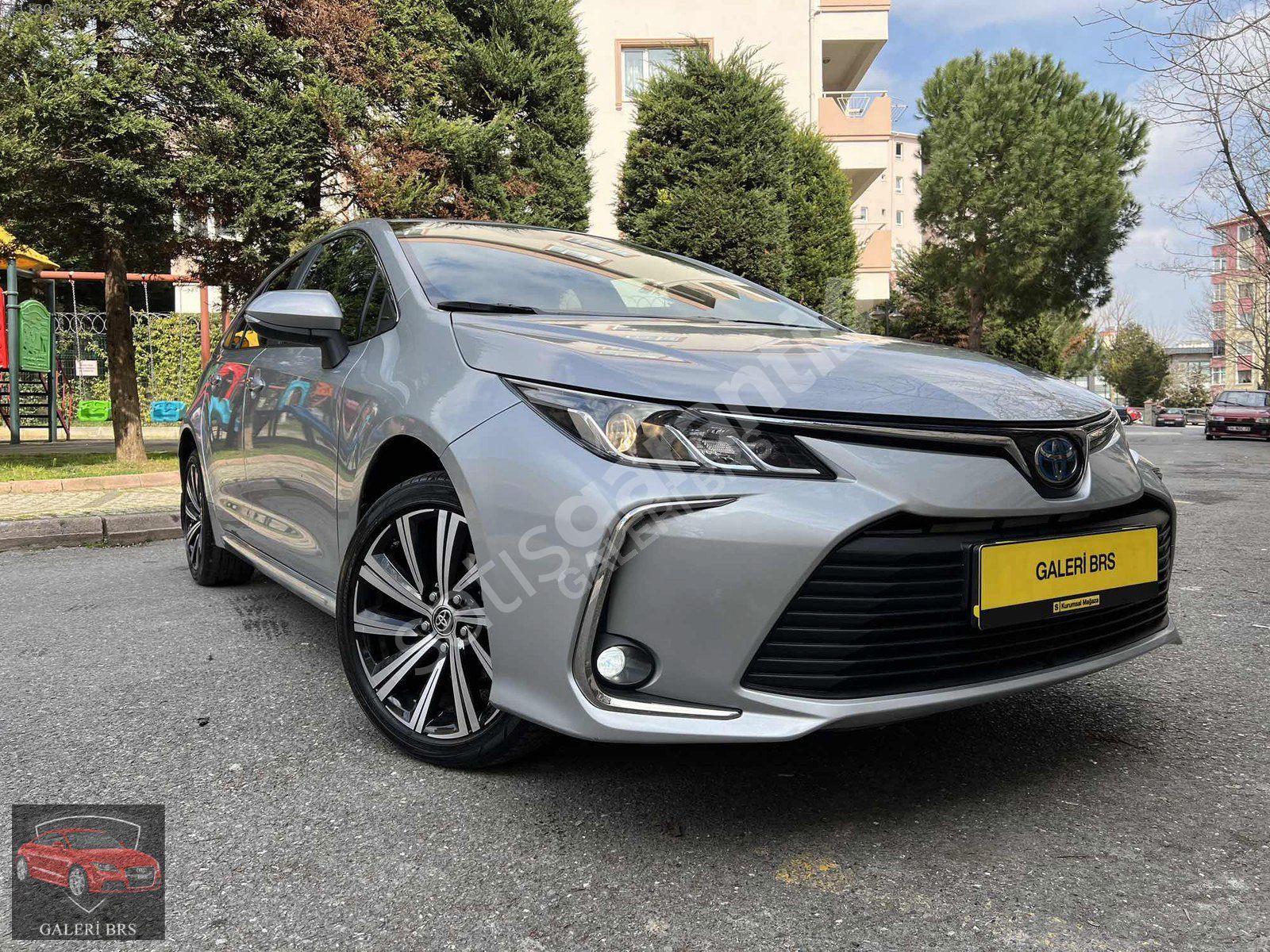 TOYOTA COROLLA 1.8 HYBRİD FLAME X-PACK-17 JANT-SUNROF-SIFIR-
