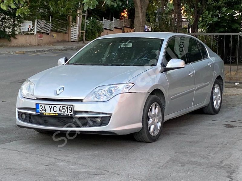 ÖZYAKIŞIR OTO'DAN İLK SAHİBİNDEN 2010 MODEL TEMİZ LAGUNA