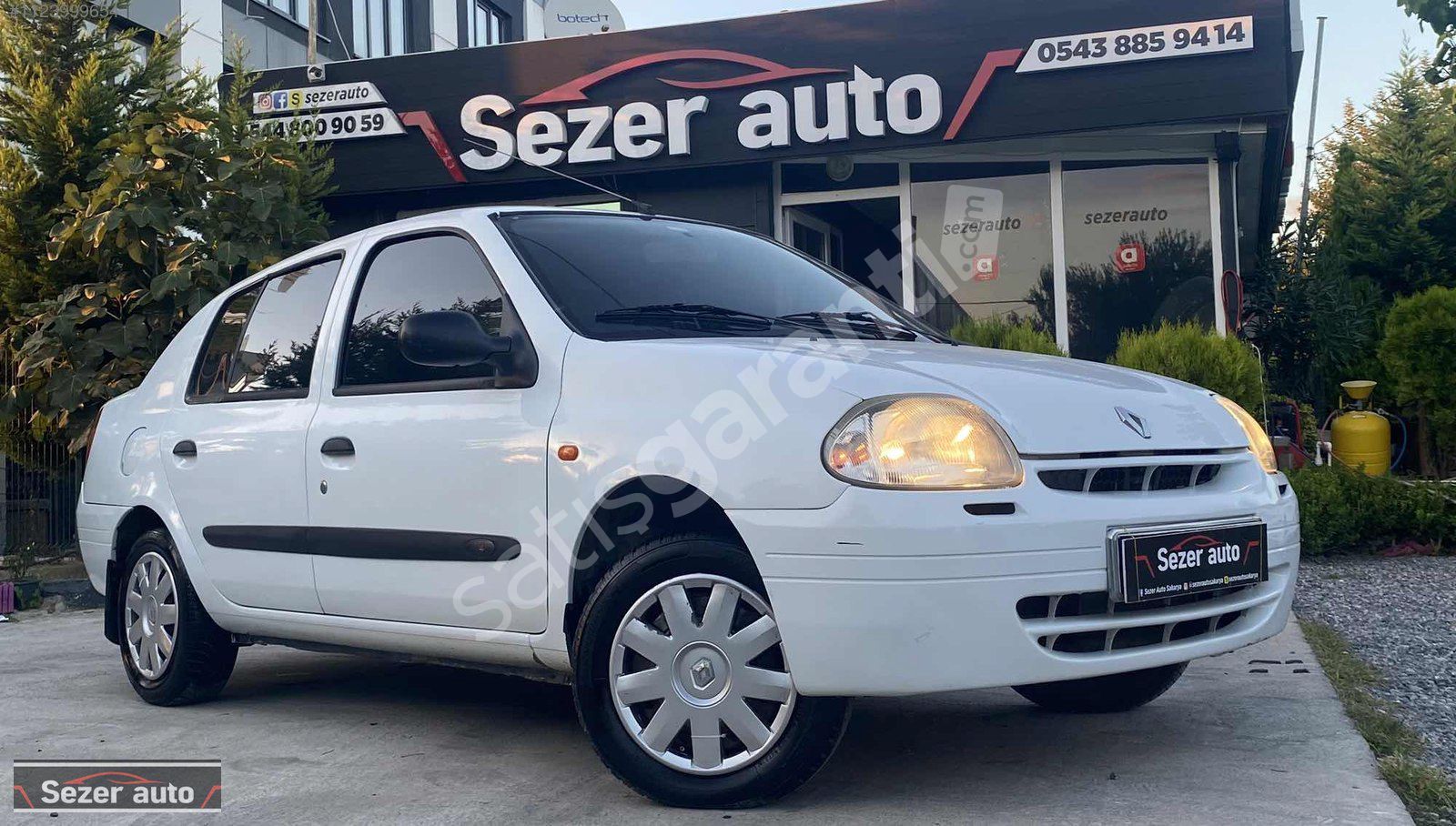 SEZER AUTO SAKARYA'DAN 2002 RENAULT CLİO 1.4