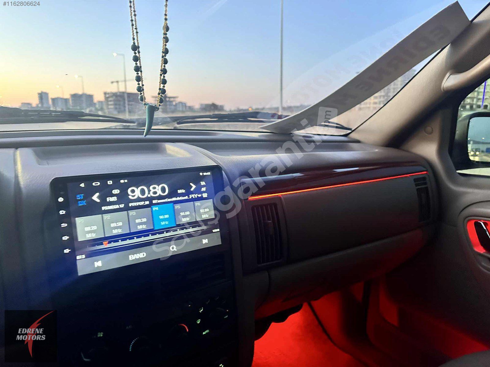 DEĞİŞENSİZ KAZASIZ OTOMATİK VİTES GRAND CHEROKEE TAKASA AÇIK