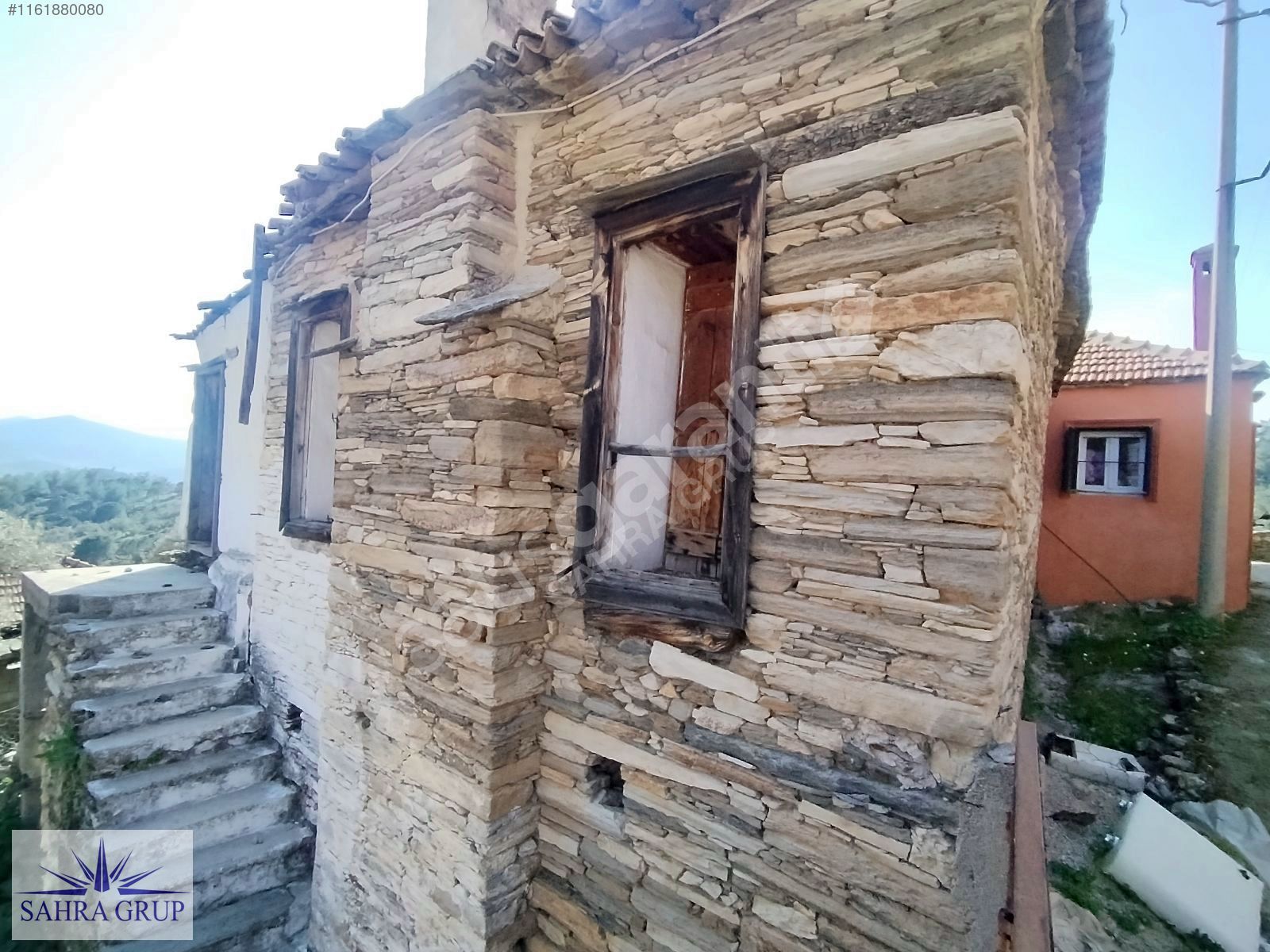 MUHTEŞEM KONUMUYLA SATILIK TAŞ EV