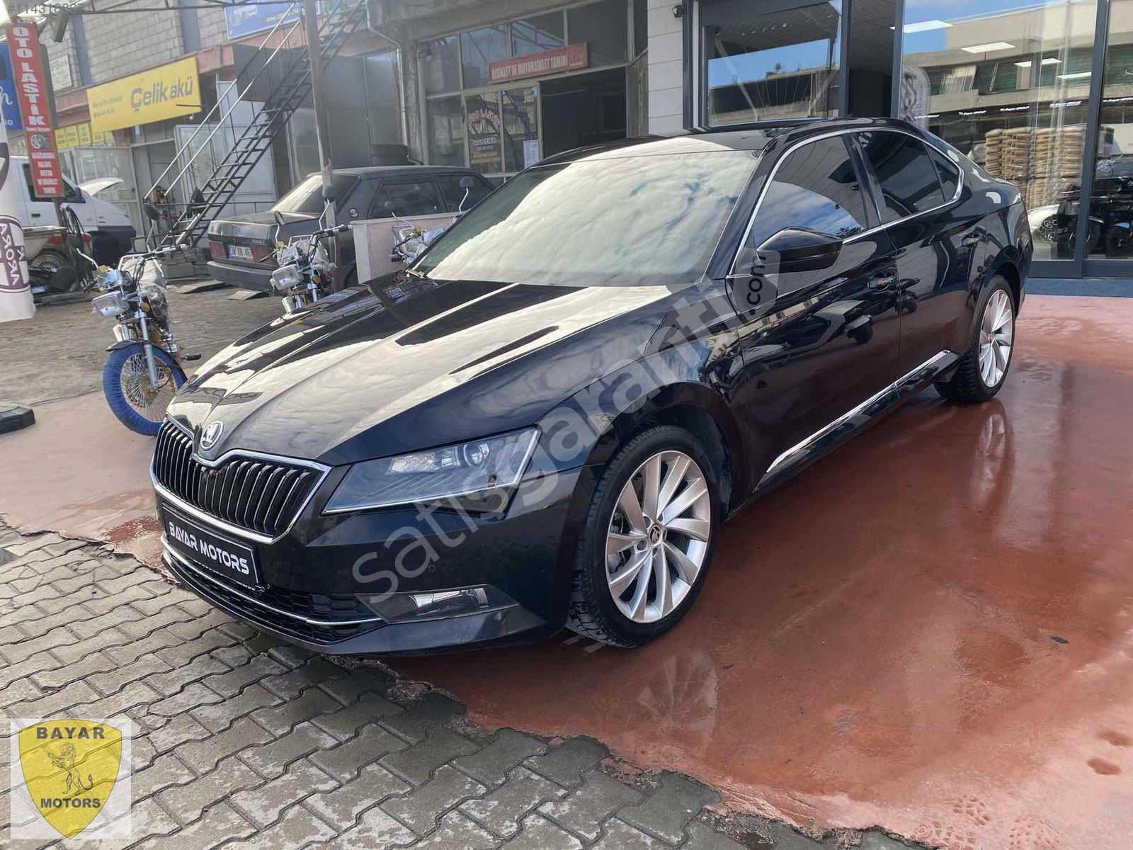 Bayar Motors'dan 2017 Cam Tavan Superb