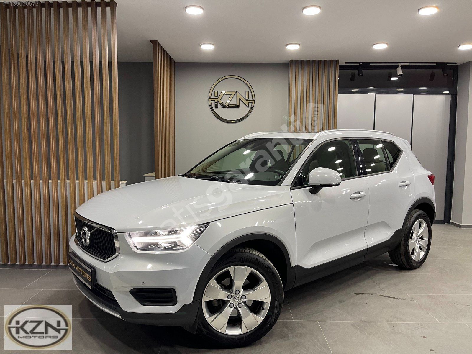 KZN MOTORS XC40 1.5T3 MOMENTUM CAM TAVAN/BEJ DERİ/NAVİGASYON