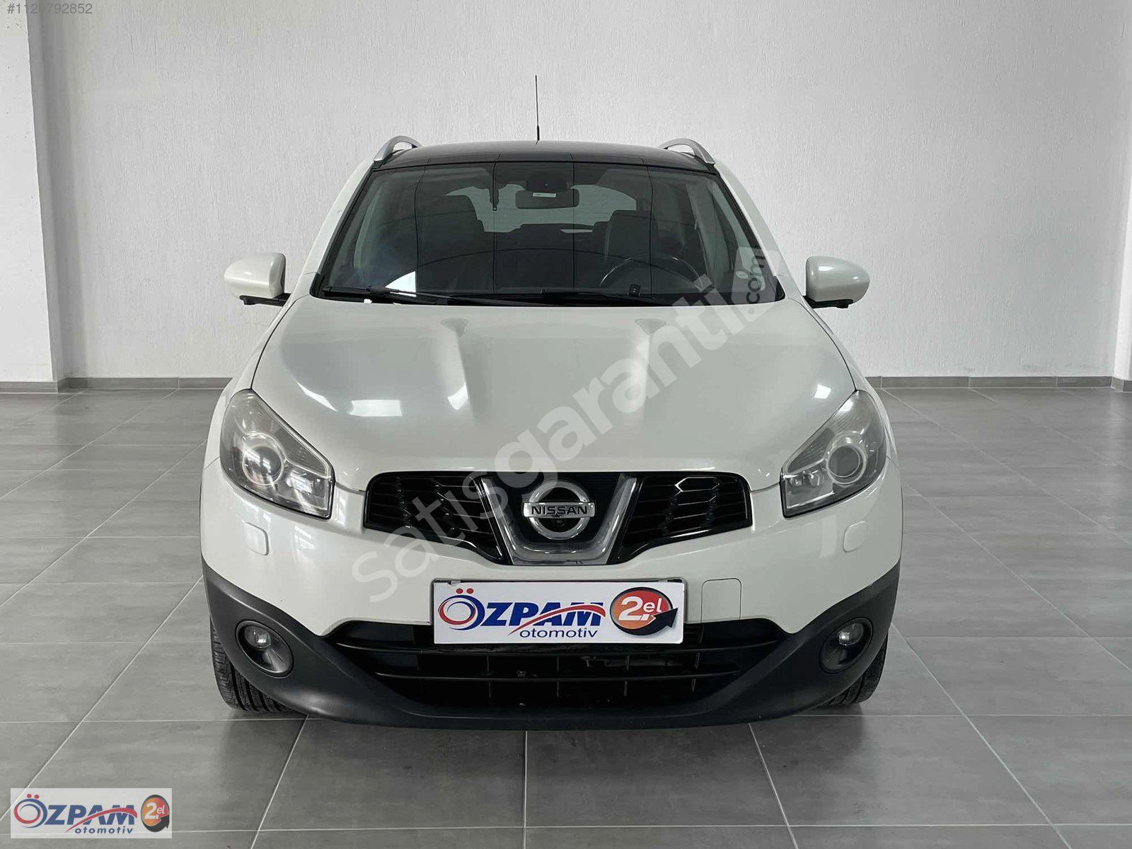 ÖZPAM 2.EL'DEN 2013 NİSSAN QASHQAİ 1.6 PLATİNUM CVT 117 BG