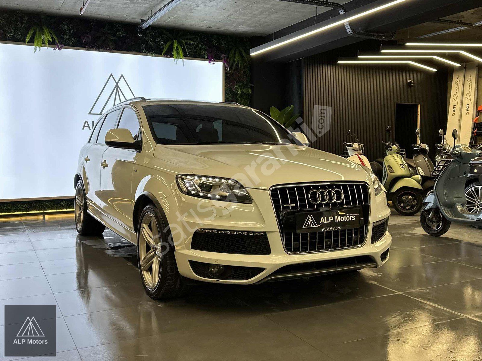 2013 AUDİ Q7 3.0 TDİ QUATTRO S-LİNE CAMTAVAN+AİRMATİC+7KİŞİLİK