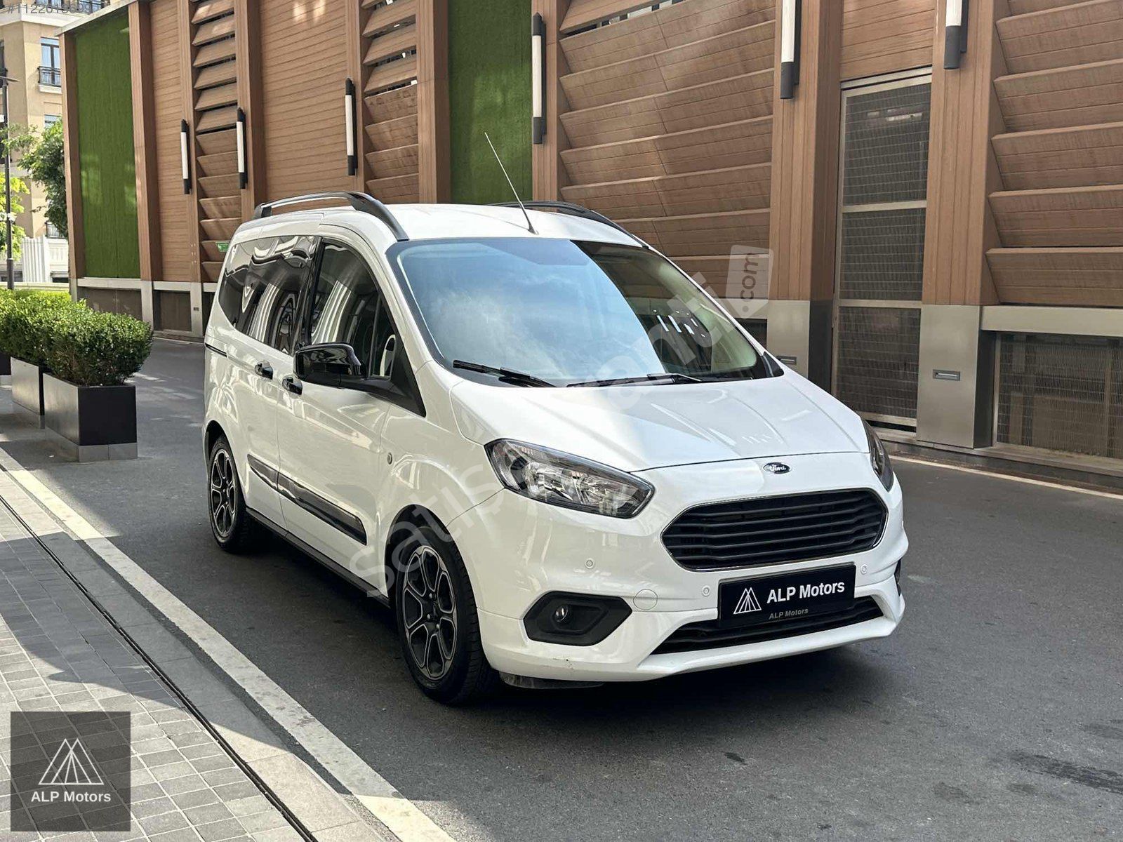 HATASIZ 2023 FORD COURIER 1.0 ECOBOOST TITANIUM PLUS + 11.645KM