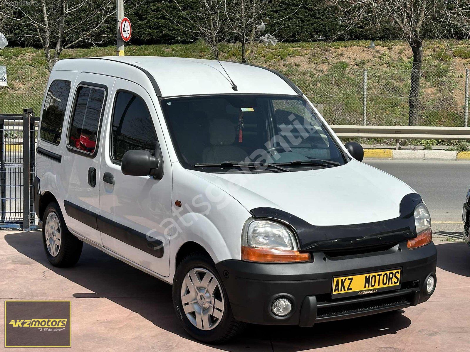 AKZ MOTORS DAN 2001 KANGO OTOMOBİL RUHSAT 190 KM DE