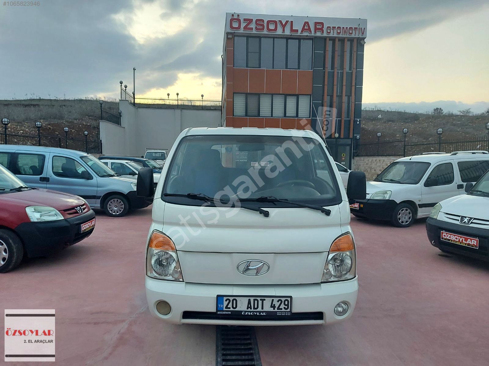 ÖZSOYLARDA 161.000 KM H 100 ORİJİNAL DEĞİŞENSİZ KUSURSUZ