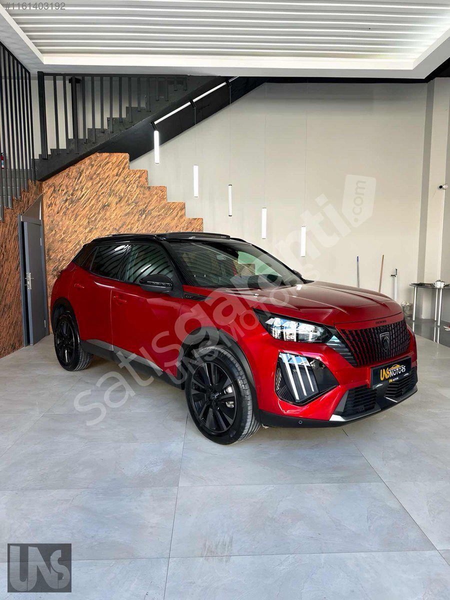 UNS |HATASIZ 2023 MAKYAJLI YENİ YÜZ KIRMIZI 1.2 PURETECH GT PACK