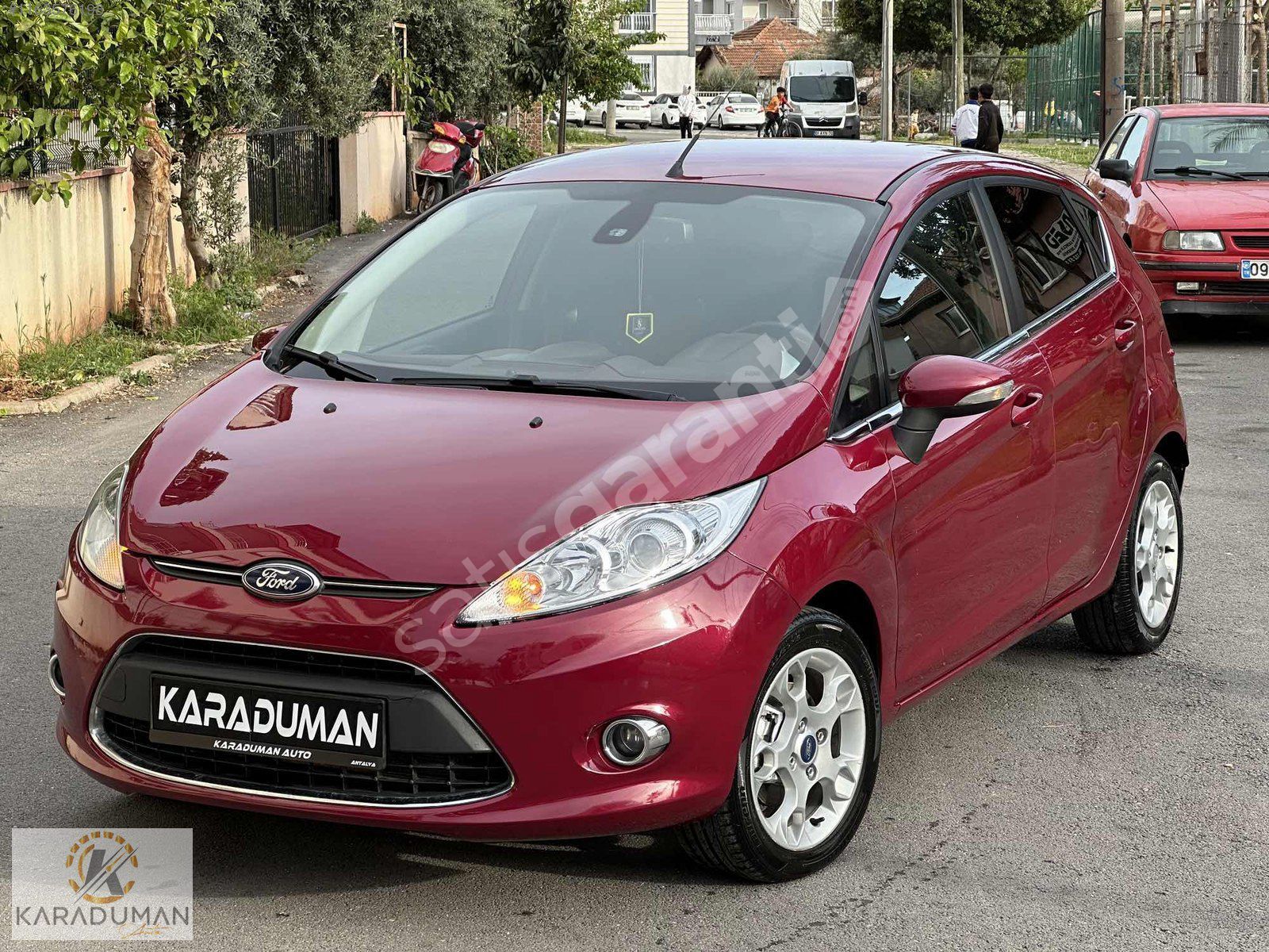 KARADUMAN'dan 2012 Ford Fiesta TİTANİUM Lansman Renk Kusursuz