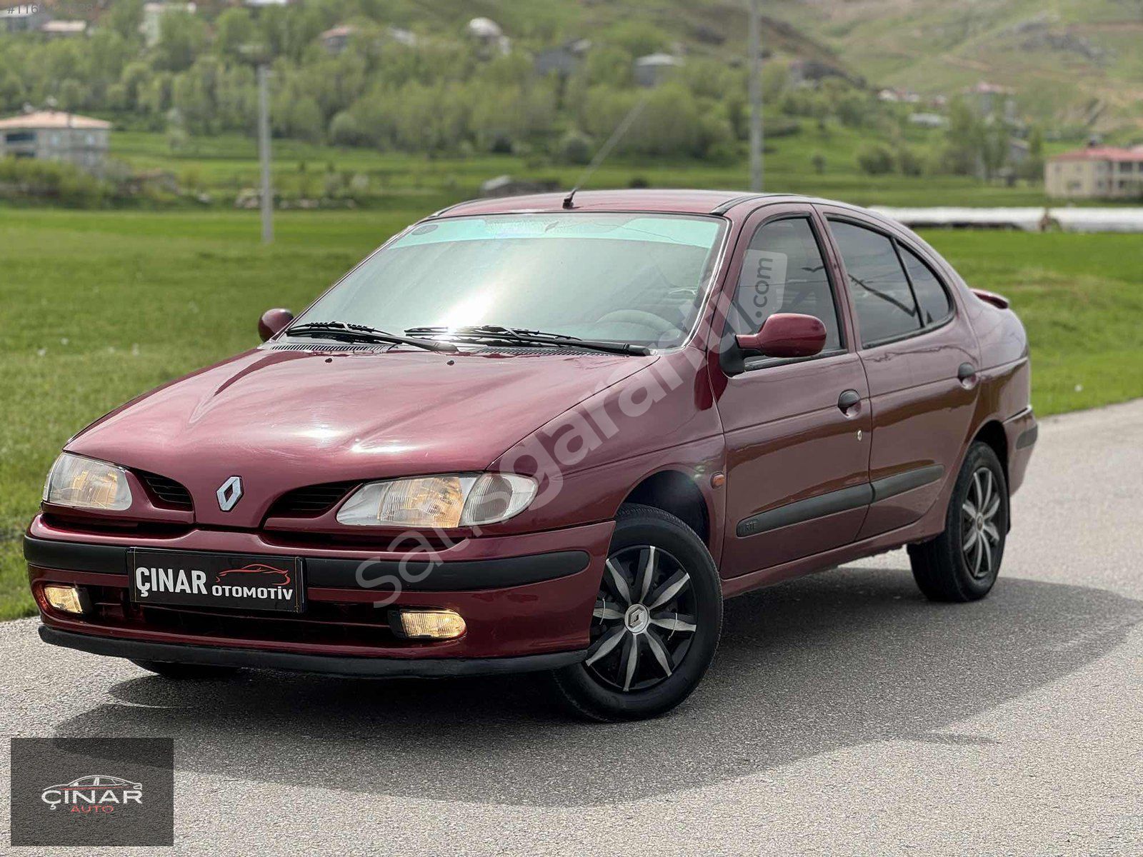 1998 MODEL RENAULT MEGAN 1.6 16 VALF 193 BİN KİLOMETRE'DE