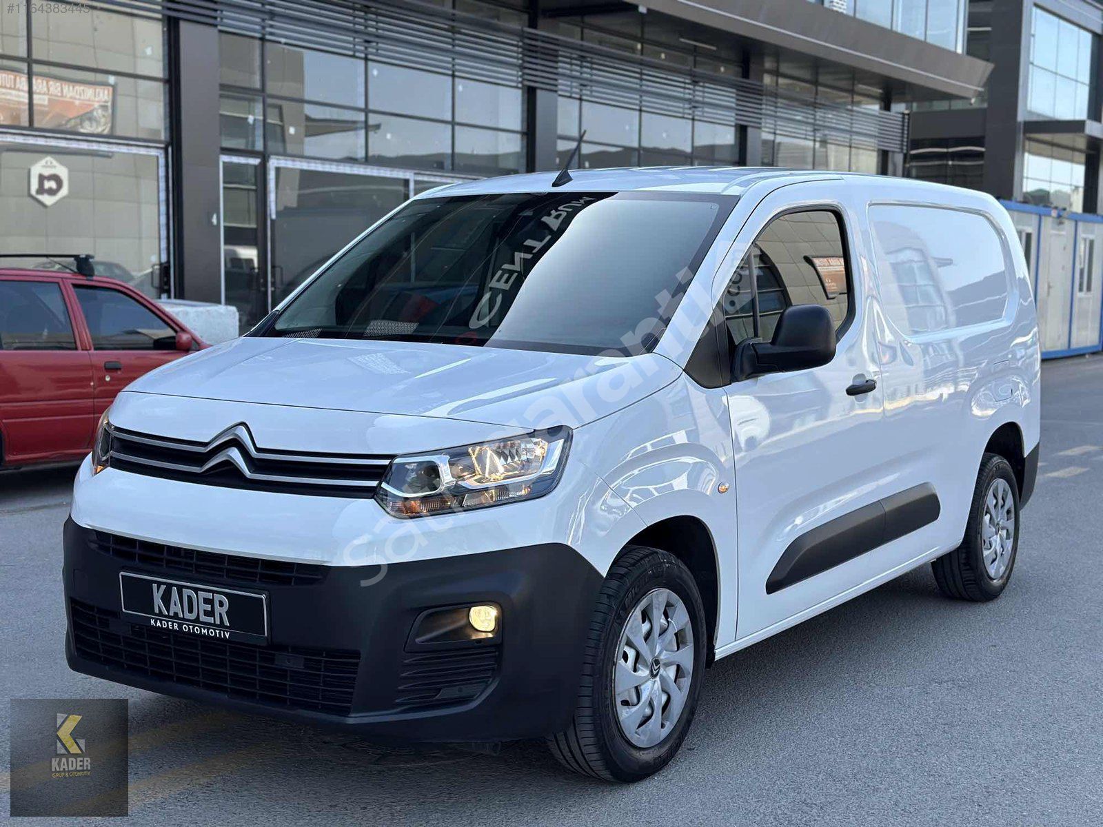 KADER'den 2019 CİTREON BERGİNLO 1.5 BLUEHDİ KLİMALI 2+1