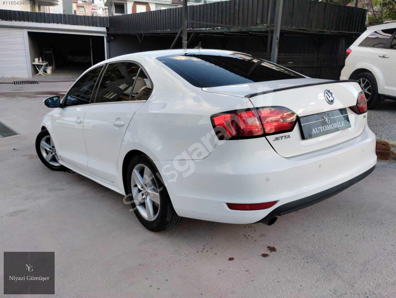 "NG AUTOMOBİLE" DEN OTOMATİK JETTA OTOMATİK 1.6TDİ CONFORT TEMİZ