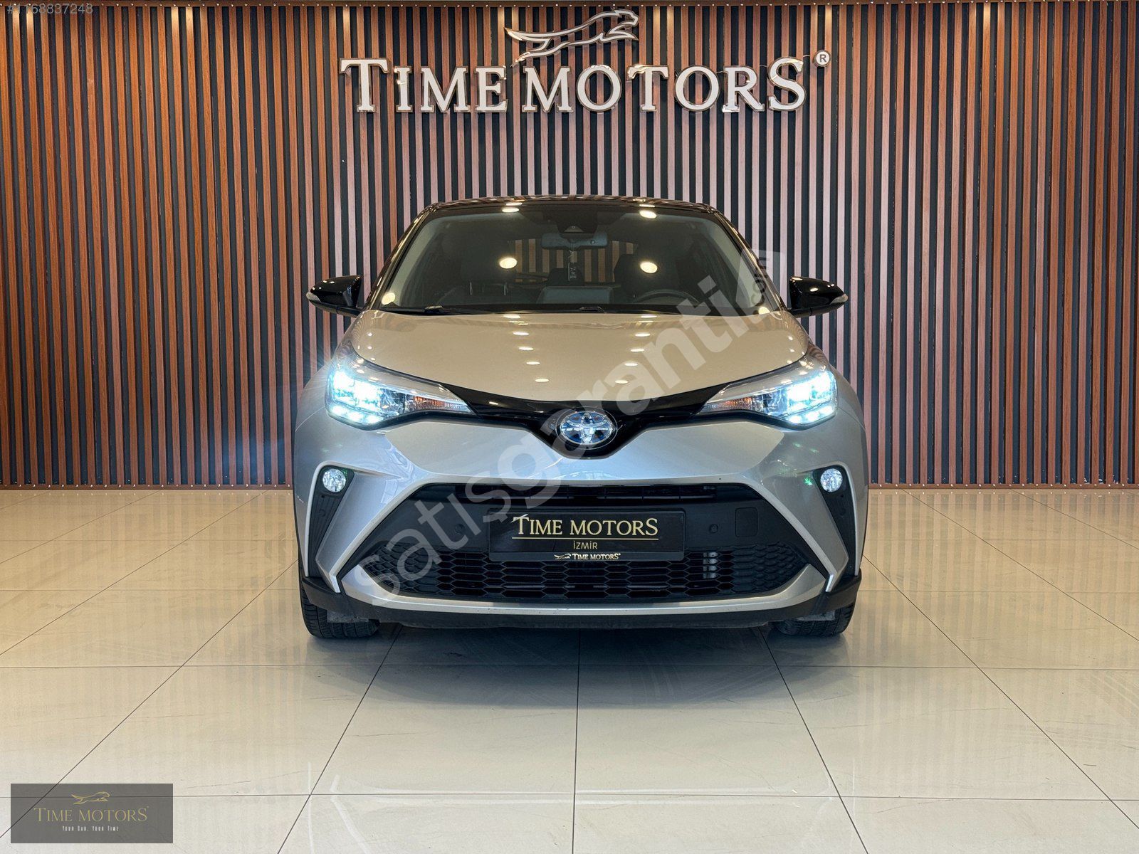 TİME MOTORS 2022 TOYOTA C-HR 1.8 HYBRİD PASSİON SİYAH TAVAN