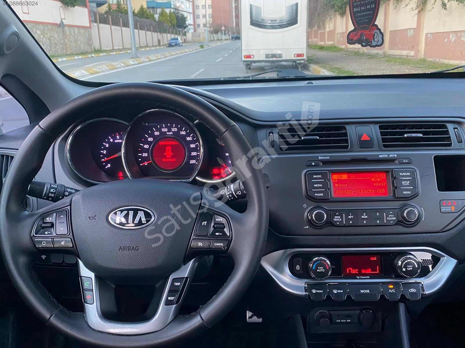 2014 MODEL KIA RİO 1.4 CRDİ SPORTY FUUL KAZASIZ DEĞİŞENSİZ