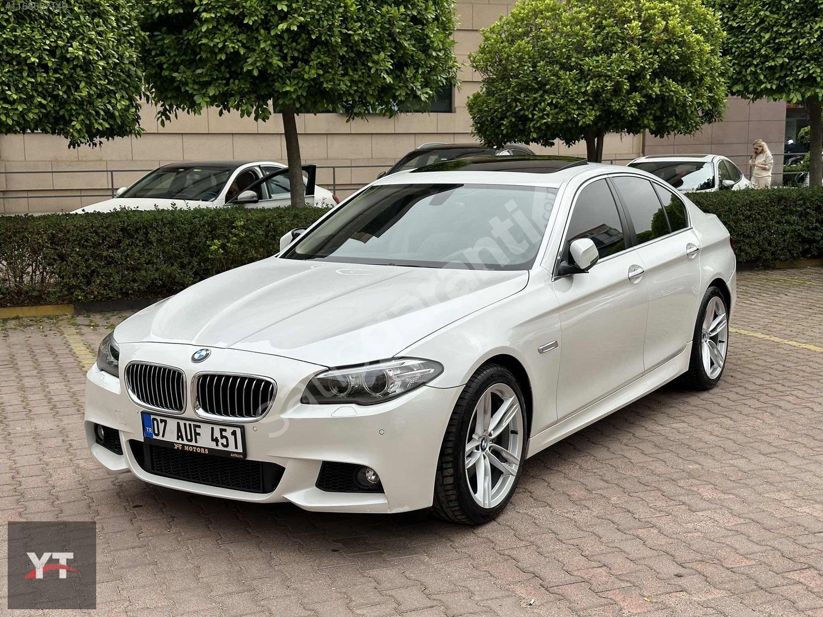YT MOTORS'TAN 2015 BMW 5.20İ HASAR KAYITSIZ SEDEF BEYAZ 165.00KM