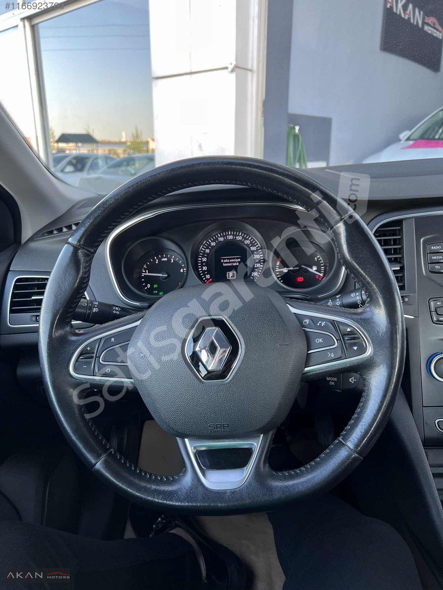 AKAN MOTORS MEGANE BOYASIZ HATASIZ TRAMERSİZ EDC TOUCH