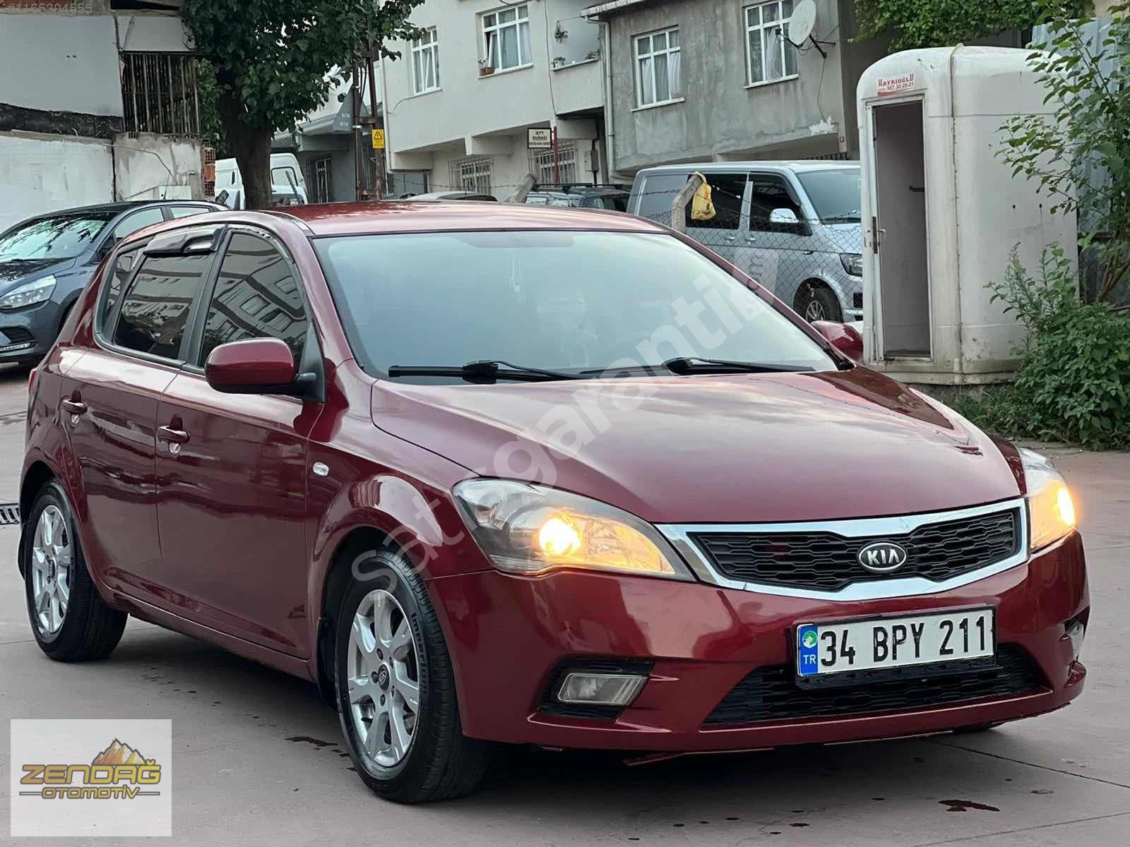ZENDAĞ OTO DAN ACİLL SATILIK 2011 MODEL CEED 30 DK KREDİSİ HAZIR