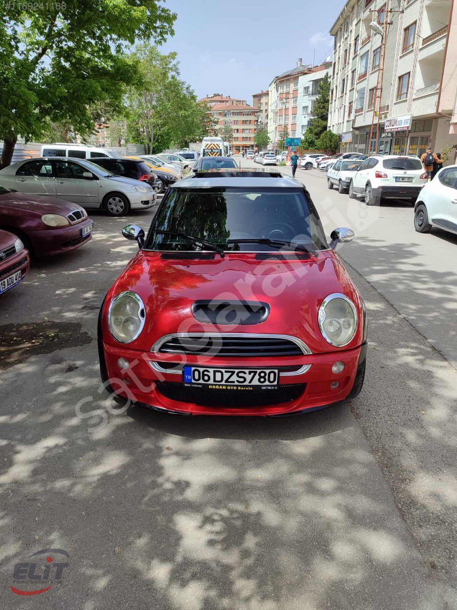 Kırmızı sanruflu mini