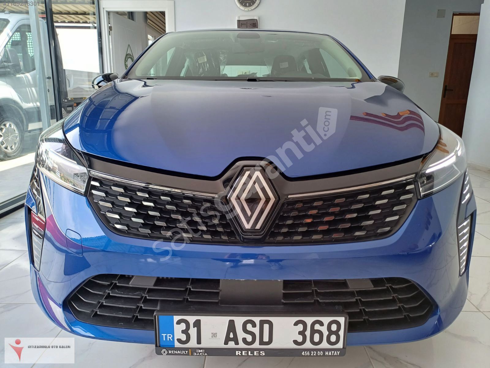 2023 MODEL RENAULT CLİO 1.0 EVOLOUTİON OTOMATİK VİTES BOYASIZ
