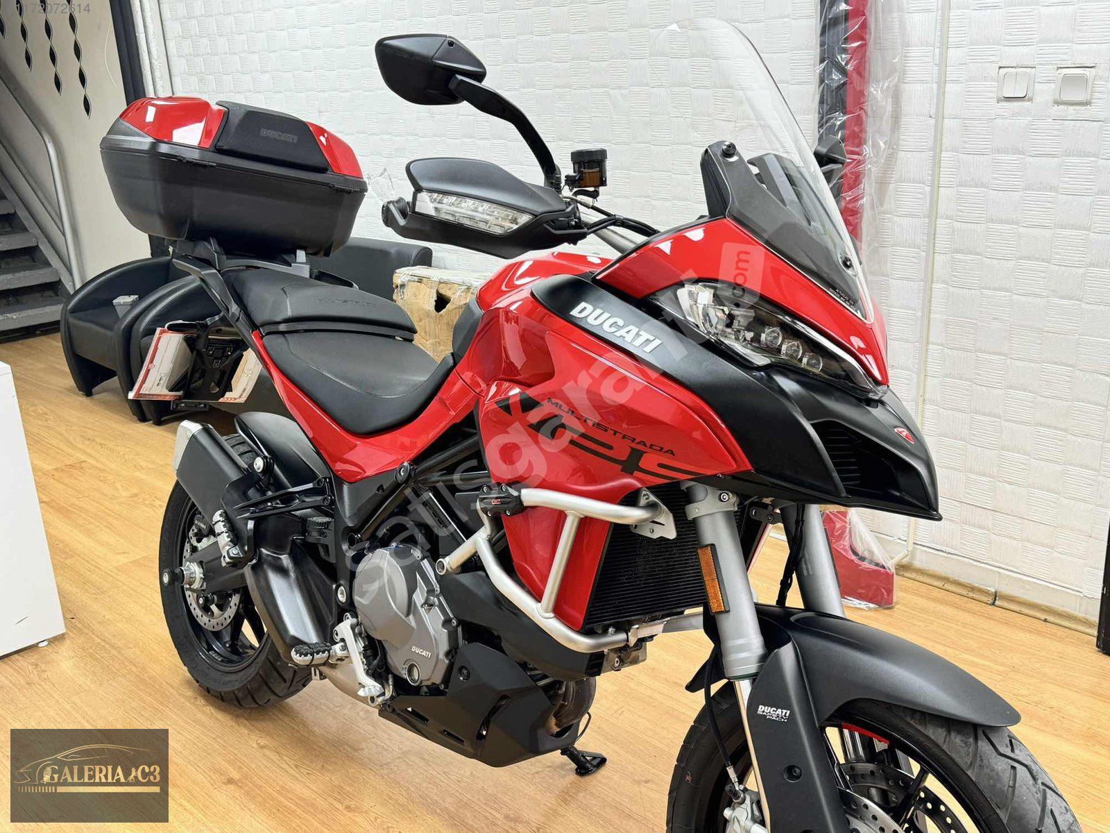 2023 DUCATİ V2S EXTRALI ÇİZİKSİZ HATASIZ