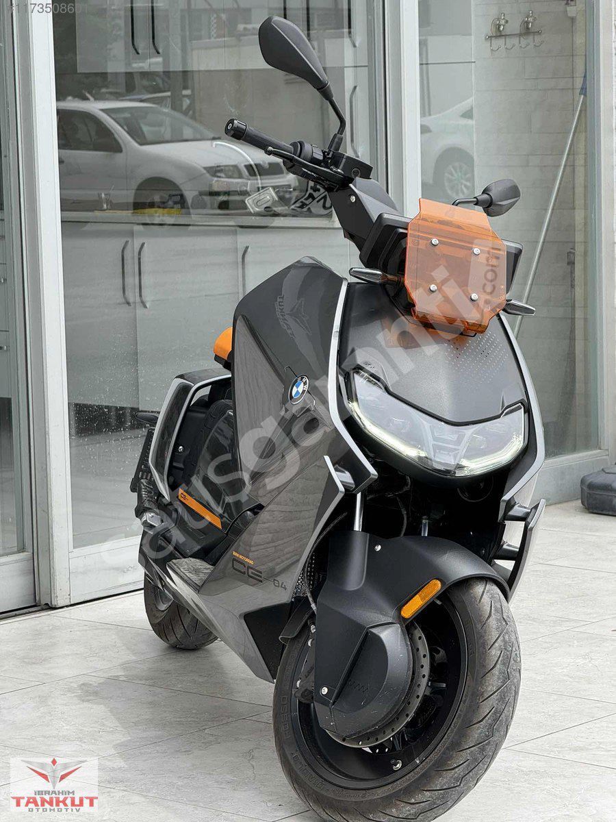 İBRAHİM TANKUT OTOMOTİV'den BMW CE04 %20 FATURALI HIZLI SARJ